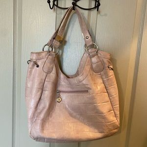 Vintage baby pink handbag.